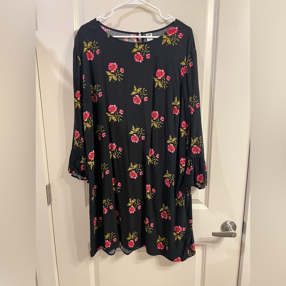 Old Navy black boho dress with pink roses.
